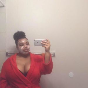 Meet your Posher, Teya